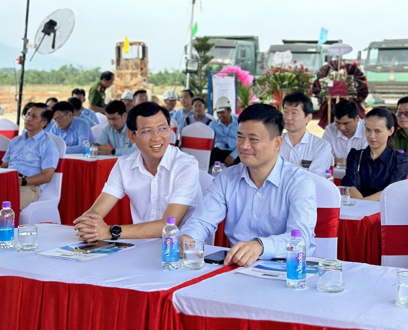 Bí thư huyện Phú Lộc và các lãnh đạo dự lễ động thổ